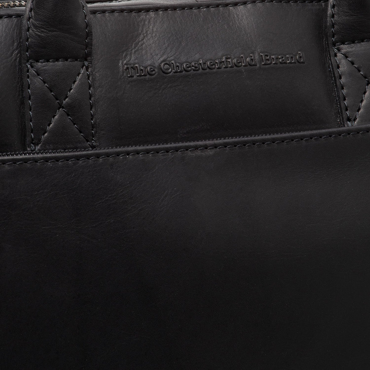 Solid Antique Brass Hardware &amp; Heavy-Duty Dual Zipper Detail on Tilbury Full-Grain Leather Laptop Bag för Dam