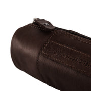 Styled Fit Perspective of Leather Pencil Case Lea för Dam on Model - Natural Daylight Drape