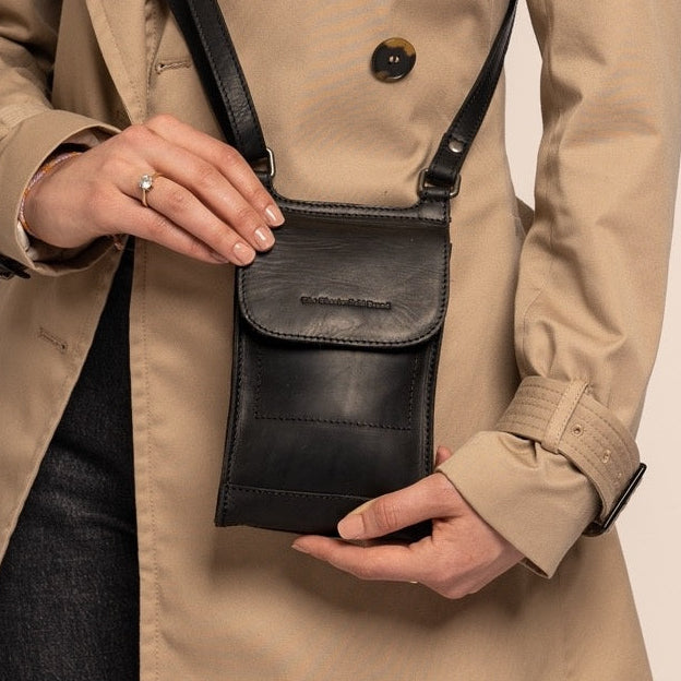 Nebra Full-Grain Leather Phone Bag för Dam