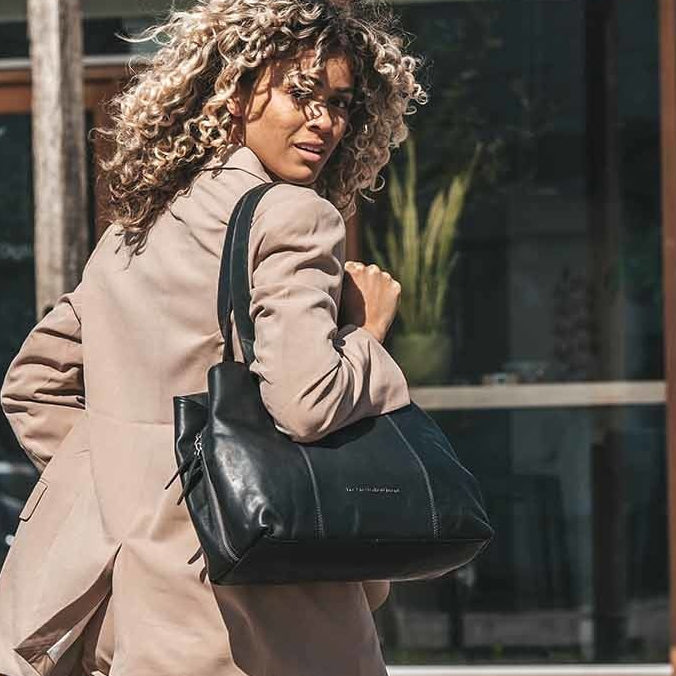 Gail Full-Grain Leather Shoulder Bag för Dam