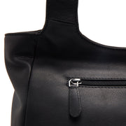 Tofino Full-Grain Leather Shoulder Bag för Dam - Structured Side Profile Showing Gusset Depth &amp; Expansion Capacity