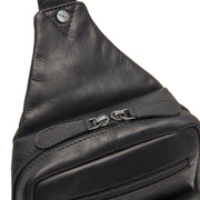 Solid Antique Brass Hardware &amp; Heavy-Duty Dual Zipper Detail on Leather Sling Bag Turelle för Dam