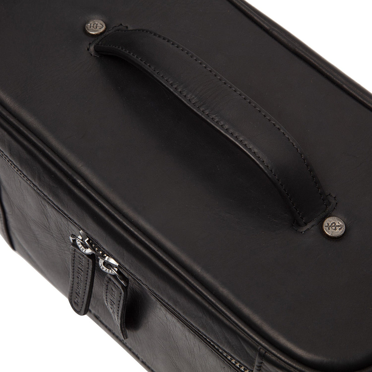 Close-Up Detail of Classic Collar &amp; Heavy-Duty Zipper Hardware on Limone Full-Grain Leather Toiletry Bag för Dam