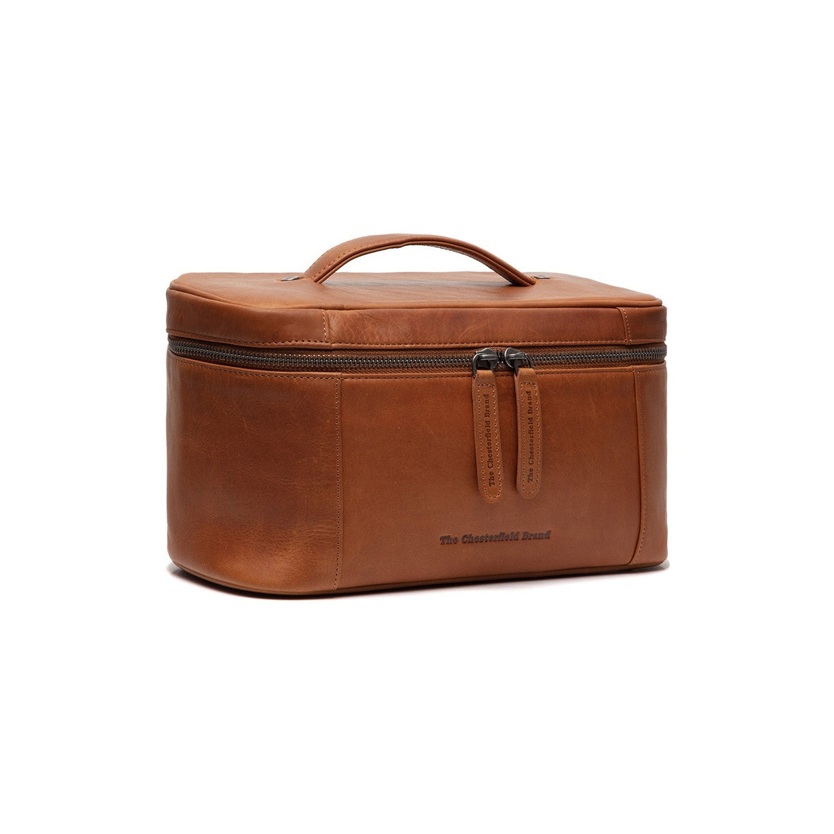 Styled Fit Perspective of Limone Full-Grain Leather Toiletry Bag för Dam on Model - Natural Daylight Drape