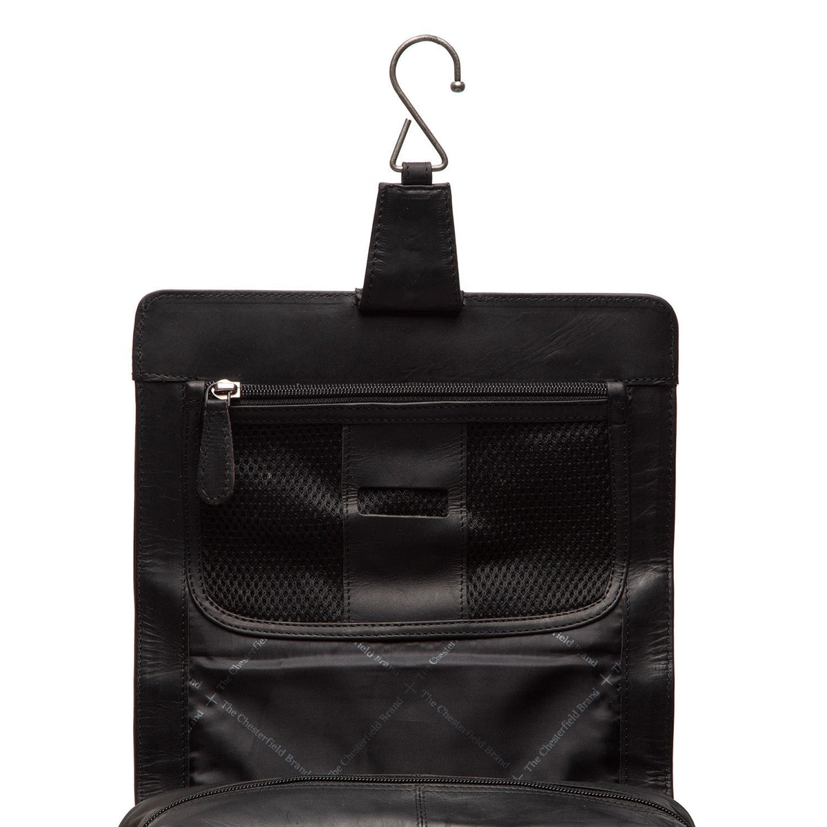 Close-Up Detail of Classic Collar & Heavy-Duty Zipper Hardware on Rosario Full-Grain Leather Toiletry Bag