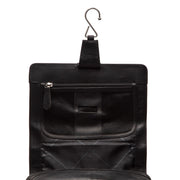 Close-Up Detail of Classic Collar & Heavy-Duty Zipper Hardware on Rosario Full-Grain Leather Toiletry Bag