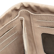 Solid Antique Brass Hardware &amp; Heavy-Duty Dual Zipper Detail on Mavona Full-Grain Leather Wallet för Dam