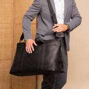 Mark Full-Grain Leather Weekender Bag för Dam - Structured Side Profile Showing Gusset Depth &amp; Expansion Capacity