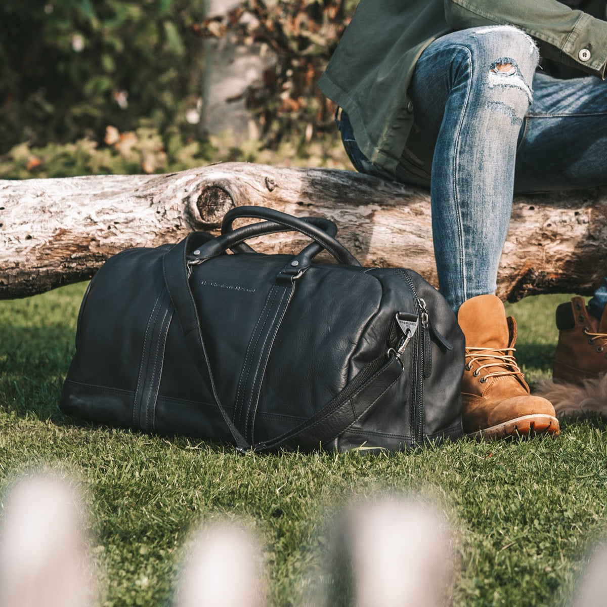 Melbourne Full-Grain Leather Weekender Bag för Dam - Structured Side Profile Showing Gusset Depth &amp; Expansion Capacity