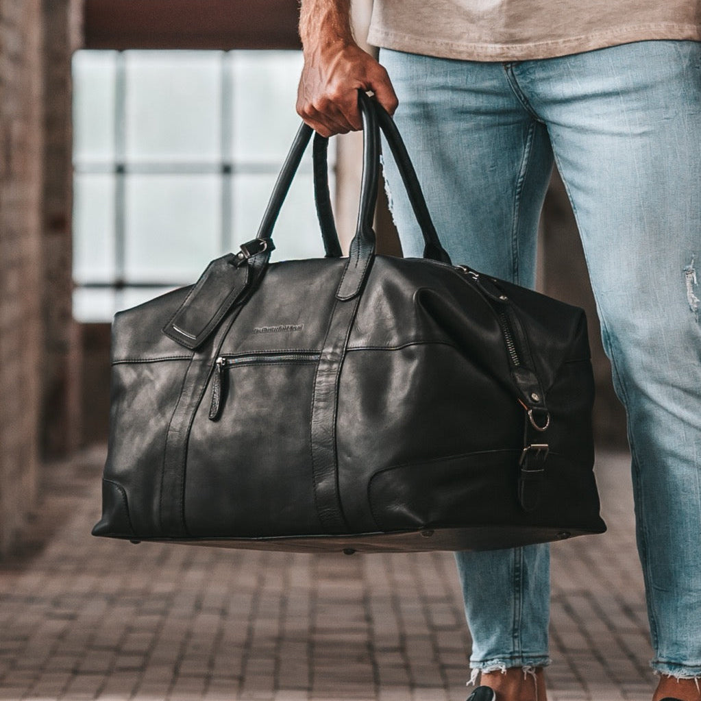 
Classic 100% Full-Grain Leather Duffle Bag - Bakifrån med förstärkta läderremmar och sömmar