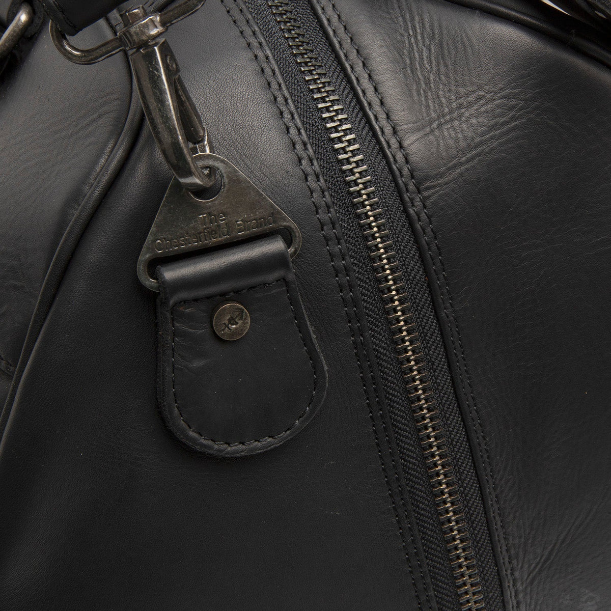 Volenza Full-Grain Leather Weekender Bag för Dam - Structured Side Profile Showing Gusset Depth &amp; Expansion Capacity