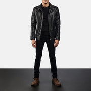 Men's Legacy Svart Bikerjacka i Läder för Herr - Lateral Side Profile View Showing Sleeve Cut &amp; Athletic Taper Fit