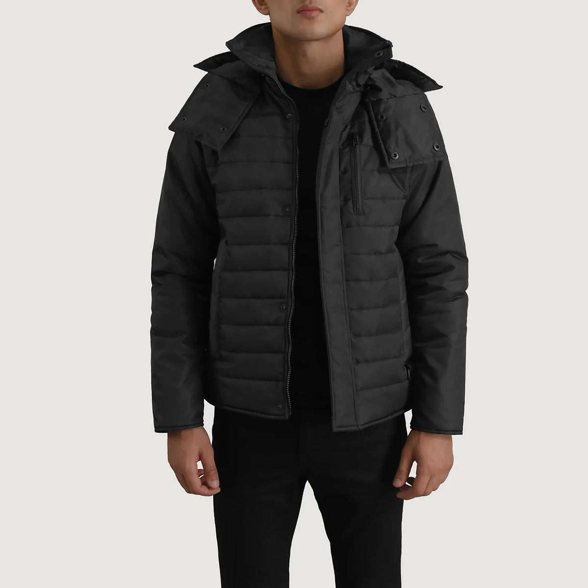 
Malcolm Svart Hooded Puffer Läderjacka för Herr i svart äkta nötskinn - Framifrån med skräddarsydd silhuett | Handla online