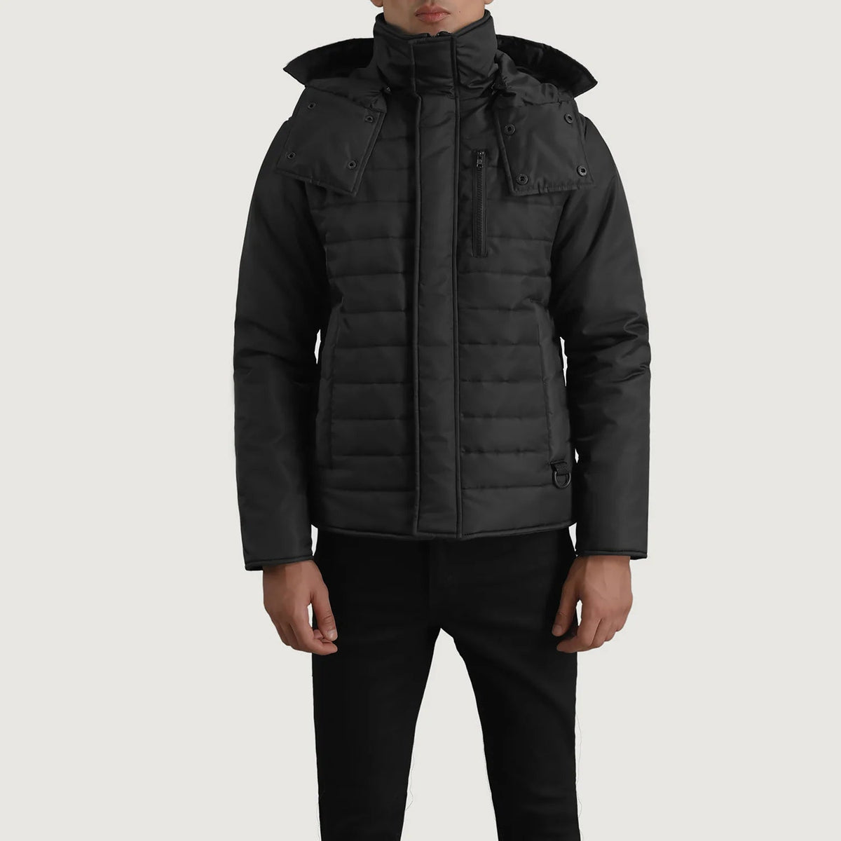
Närbildsdetalj of Classic Collar & Zipper With Placket Hardware on Malcolm Svart Hooded Puffer Läderjacka för Herr