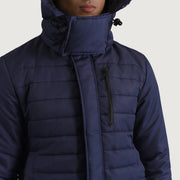 
Insida Showing Quilted Viscose Lining & Två funktionella innerfickor