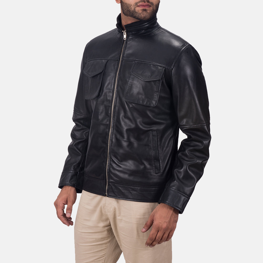 
Black Sheepskin leather Jacket - Bakifrån med perfekt axelpassform och ren fåll