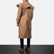 Men's Maverick Brun Leather Duster för Herr - Lateral Side Profile View Showing Sleeve Cut &amp; Athletic Taper Fit