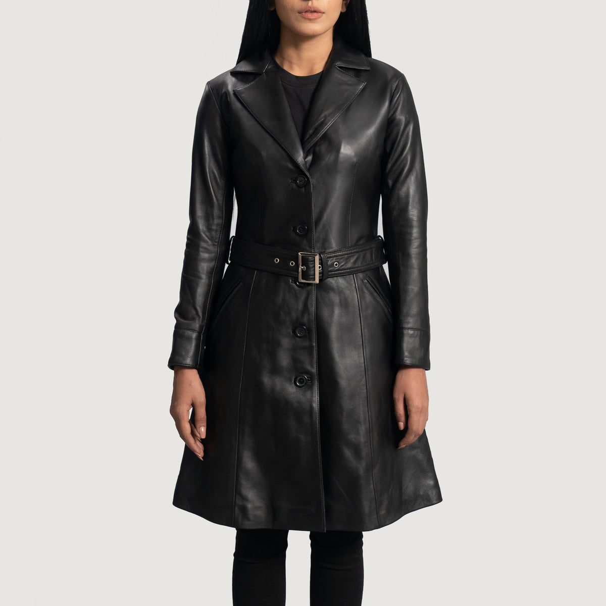 Close-Up Detail of Notch &amp; Button Hardware on Moonlight Svart Leather Trench Coat för Dam