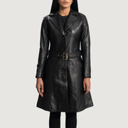 Close-Up Detail of Notch &amp; Button Hardware on Moonlight Svart Leather Trench Coat för Dam