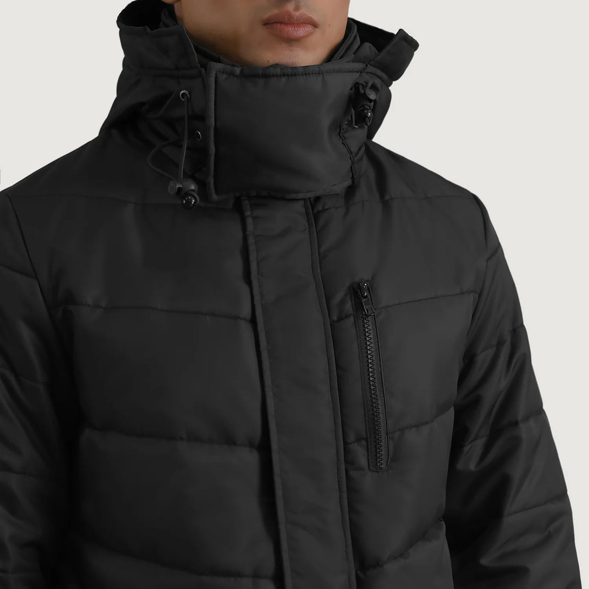 
Insida Showing Quilted Viscose Lining & Två funktionella innerfickor