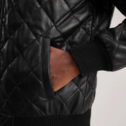 
Insida Showing Quilted Polyester Lining & Två funktionella innerfickor