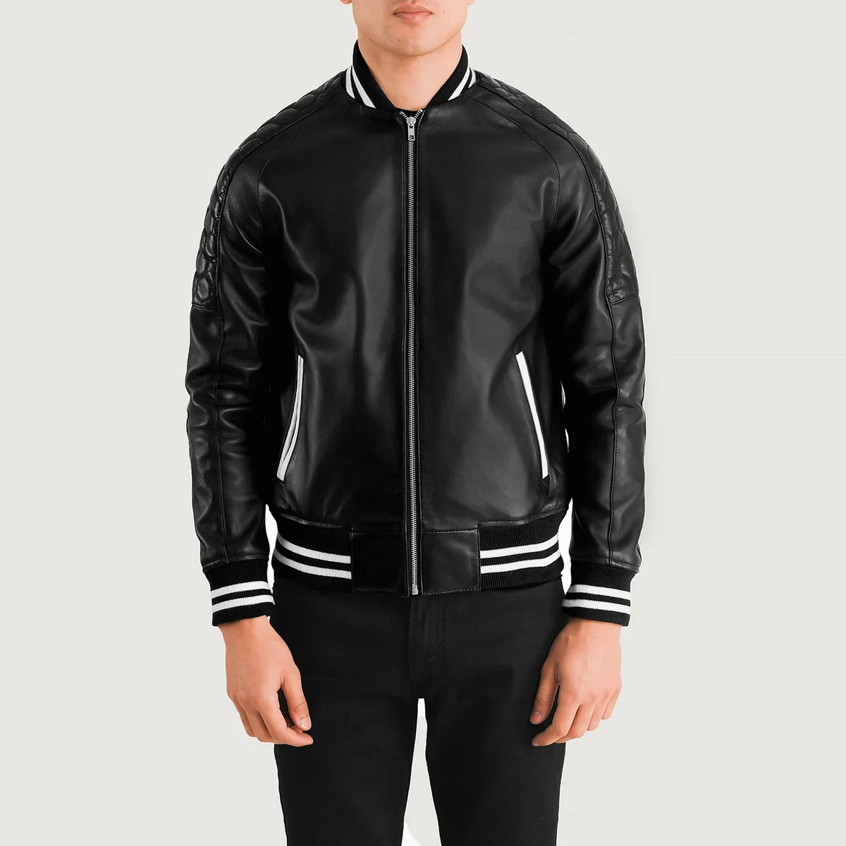 Pascal Svart Leather Varsity Läderjacka för Herr in Black Sheepskin Leather - Front Profile View &amp; Tailored Silhouette | Buy Online