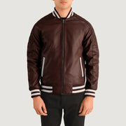 Close-Up Detail of Varsity collar &amp; Zipper Hardware on Pascal Maroon Leather Varsity Läderjacka för Herr