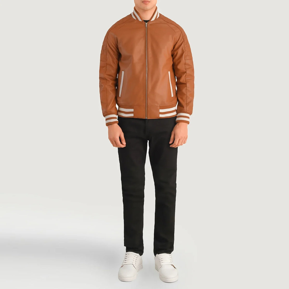 Pascal Ljusbrun Brun Leather Varsity Läderjacka för Herr - Lateral Side Profile View Showing Sleeve Cut &amp; Athletic Taper Fit