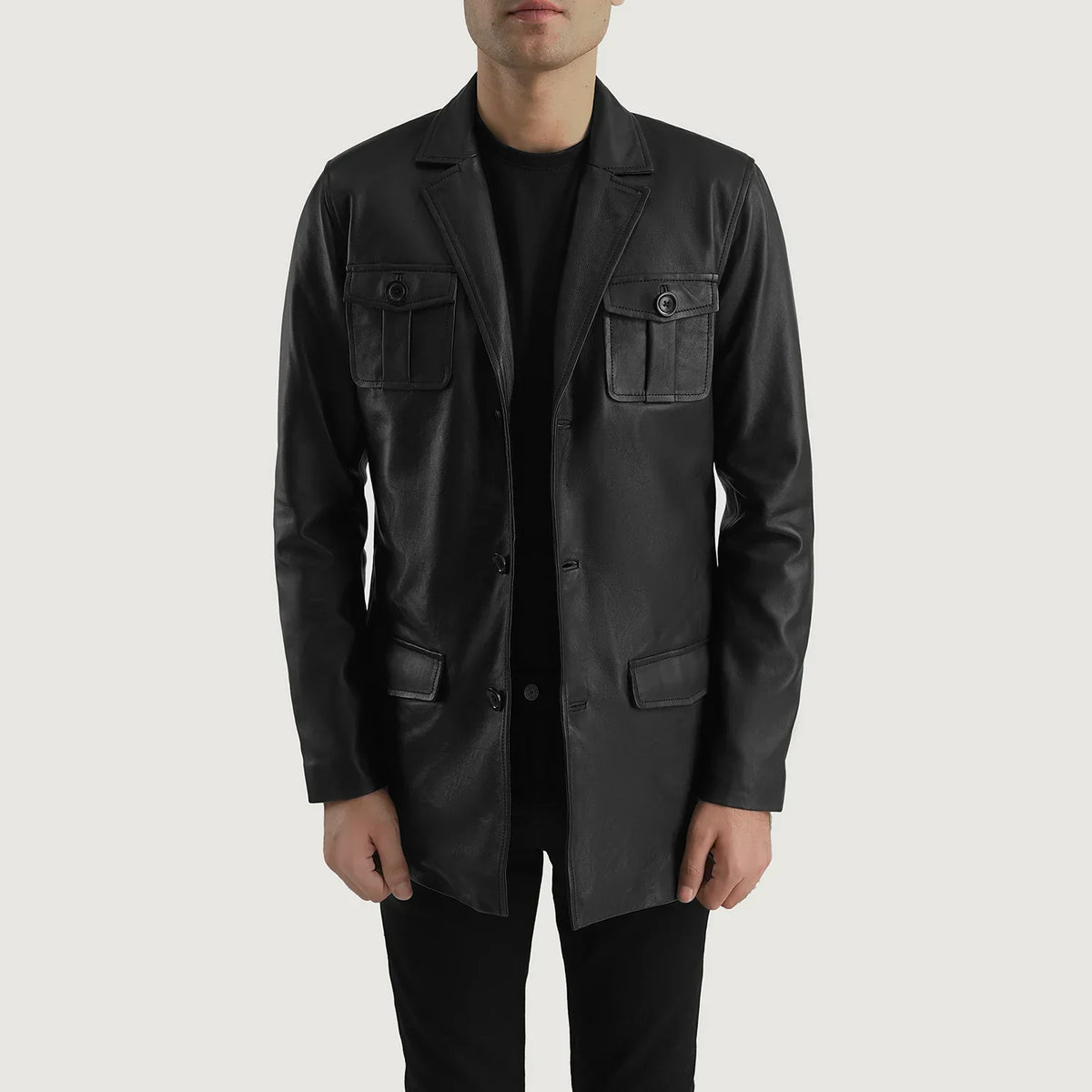 
Ray Cutler Black Leather Blazer in Black Sheepskin Leather - Framifrån med skräddarsydd silhuett | Handla online