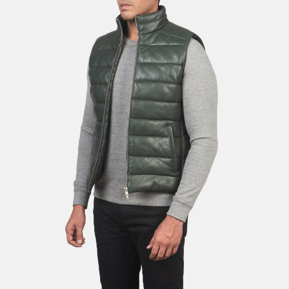 
Green Sheepskin leather Vest - Bakifrån med perfekt axelpassform och ren fåll