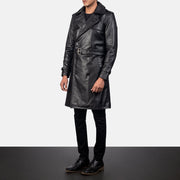 
Royson Svart Leather Duster Läderrock för Herr - Bakifrån med perfekt axelpassform och ren fåll