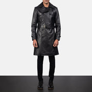 
Närbildsdetalj of Shirt & Heavy-Duty Zipper Hardware on Royson Svart Leather Duster Läderrock för Herr