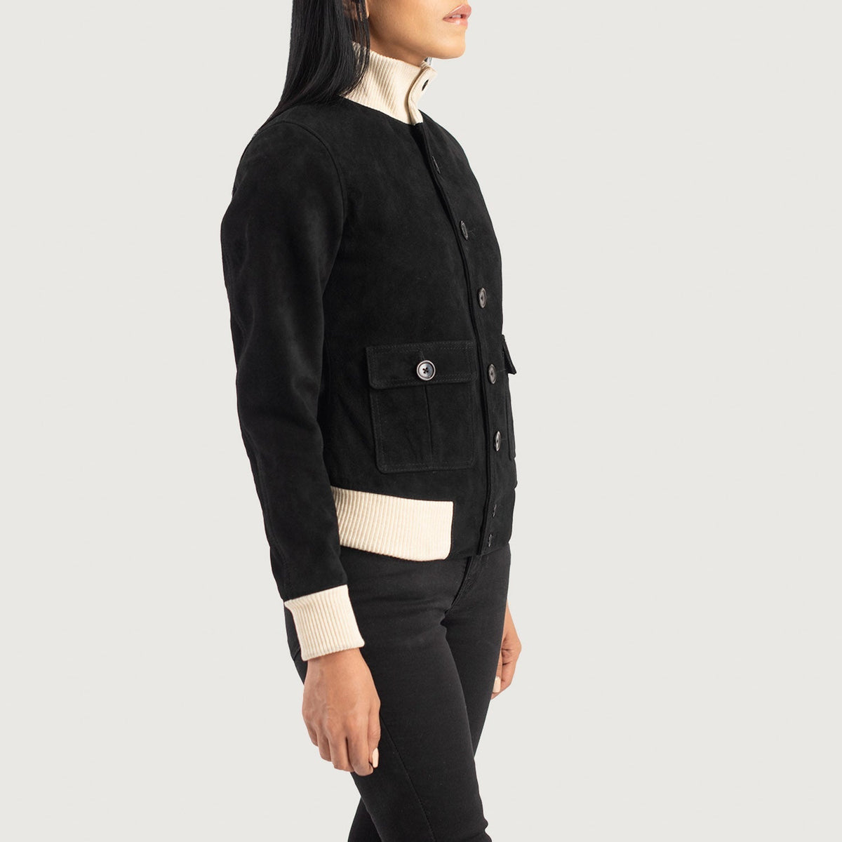 
Black Goatskin Suede Bomber Jacket - Bakifrån med perfekt axelpassform och ren fåll