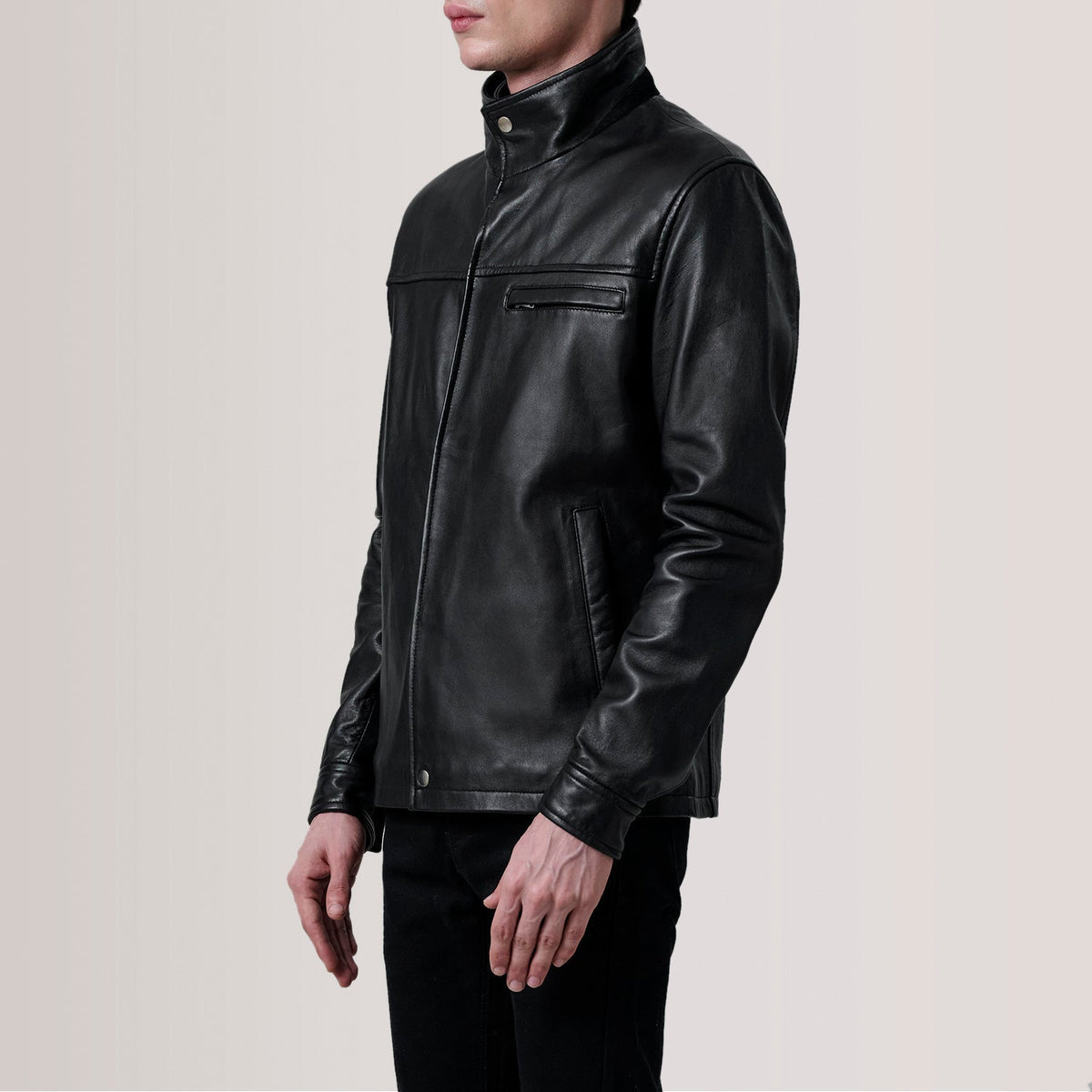 Sean Svart Leather Classic Läderjacka för Herr For Men - Lateral Side Profile View Showing Sleeve Cut &amp; Athletic Taper Fit