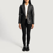 Close-Up Detail of Notch &amp; Button Hardware on Women's Selina Svart Leather Blazer för Dam