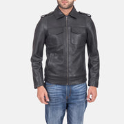 Sergeant Svart Läderjacka för Herr in Black Calfskin Leather - Front Profile View &amp; Tailored Silhouette | Buy Online