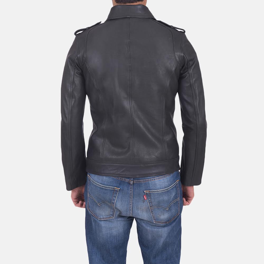 Sergeant Svart Läderjacka för Herr - Lateral Side Profile View Showing Sleeve Cut &amp; Athletic Taper Fit
