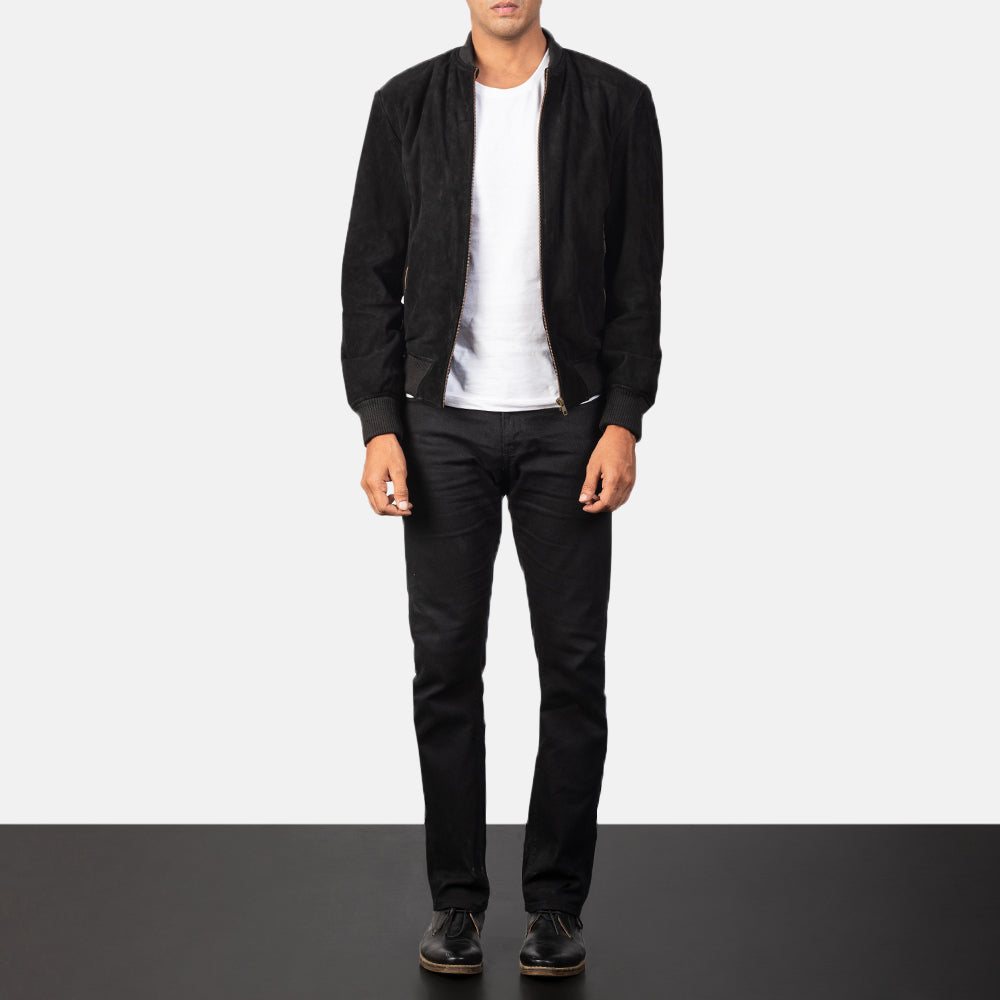 Men's Shane Svart Suede Bomberjacka i Läder för Herr - Lateral Side Profile View Showing Sleeve Cut &amp; Athletic Taper Fit