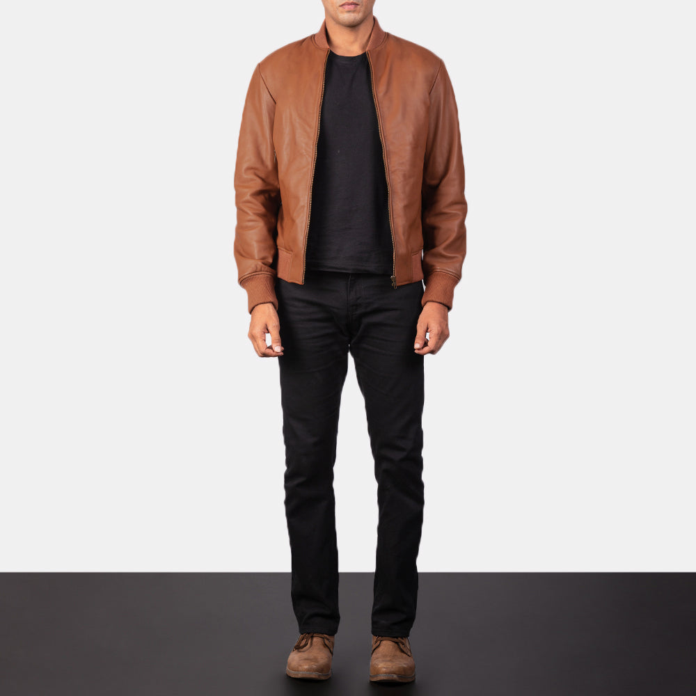 Men's Shane Brun Bomberjacka i Läder för Herr - Lateral Side Profile View Showing Sleeve Cut &amp; Athletic Taper Fit