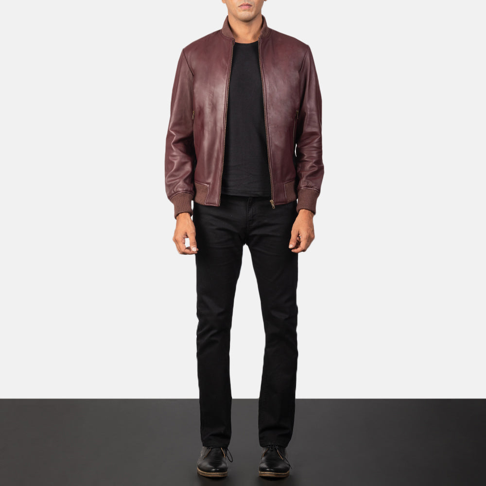Men's Shane Maroon Bomberjacka i Läder för Herr - Lateral Side Profile View Showing Sleeve Cut &amp; Athletic Taper Fit