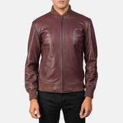 Close-Up Detail of Varsity &amp; Zipper Hardware on Men's Shane Maroon Bomberjacka i Läder för Herr