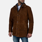 Men's Sheriff Brun Suede Läderjacka för Herr - Lateral Side Profile View Showing Sleeve Cut &amp; Athletic Taper Fit