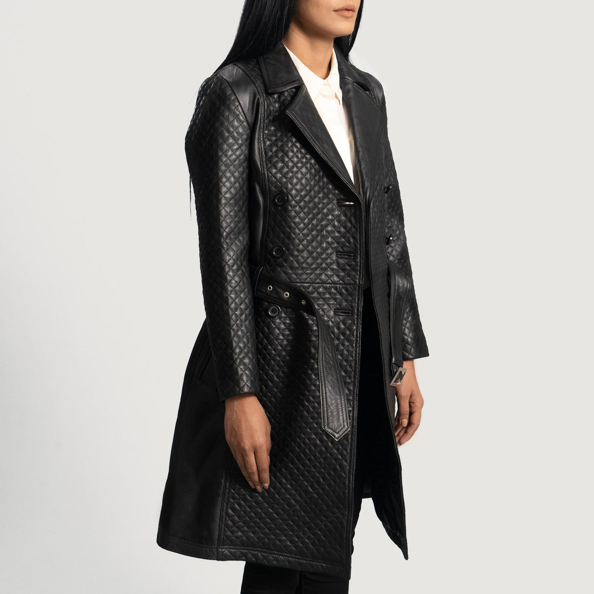 
Black Sheepskin Leather Trench Coat - Bakifrån med perfekt axelpassform och ren fåll