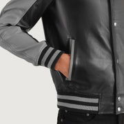 
Insida Showing Quilted Polyester Lining & Två funktionella innerfickor