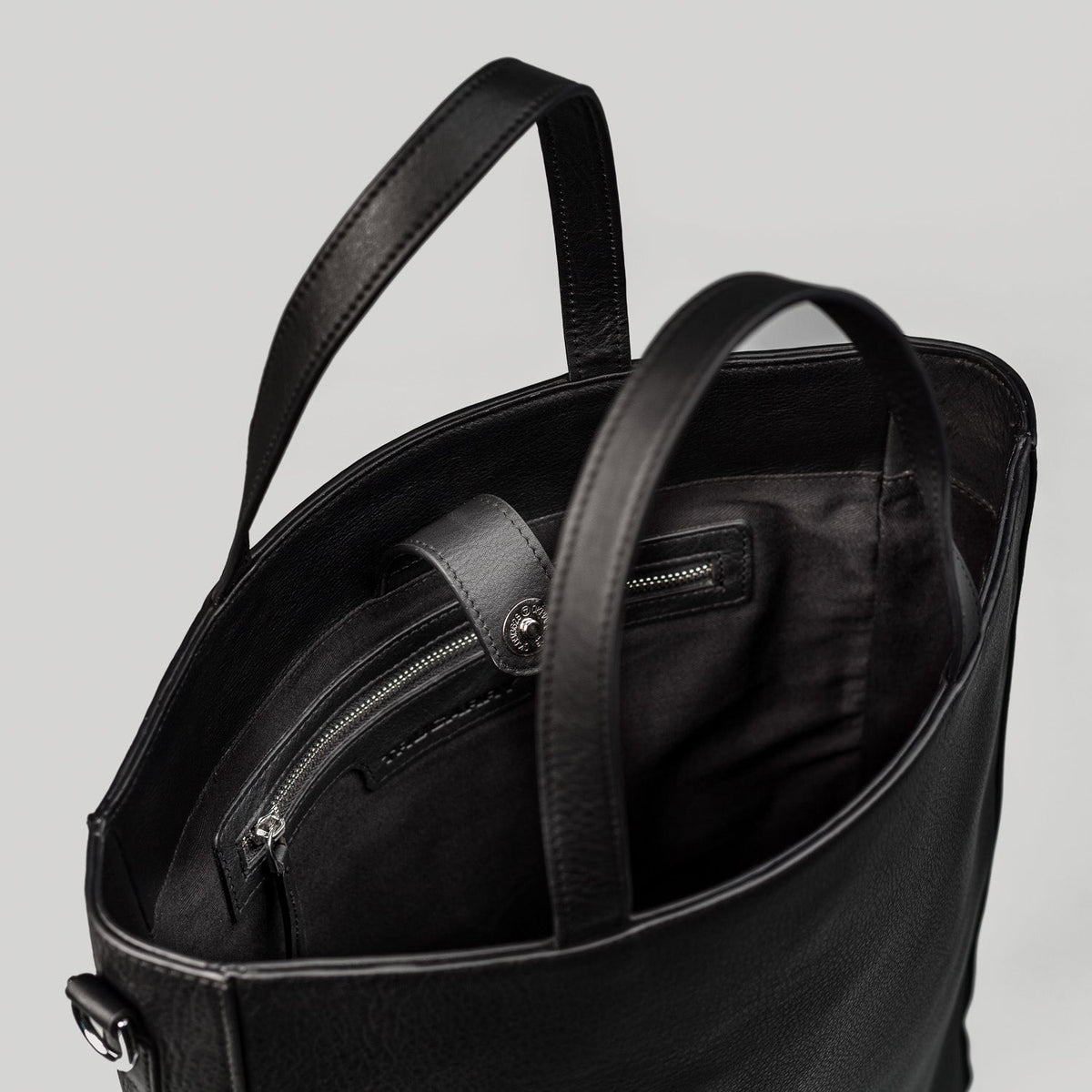 
The Poet Tygkasse i läder – alternate product view 7