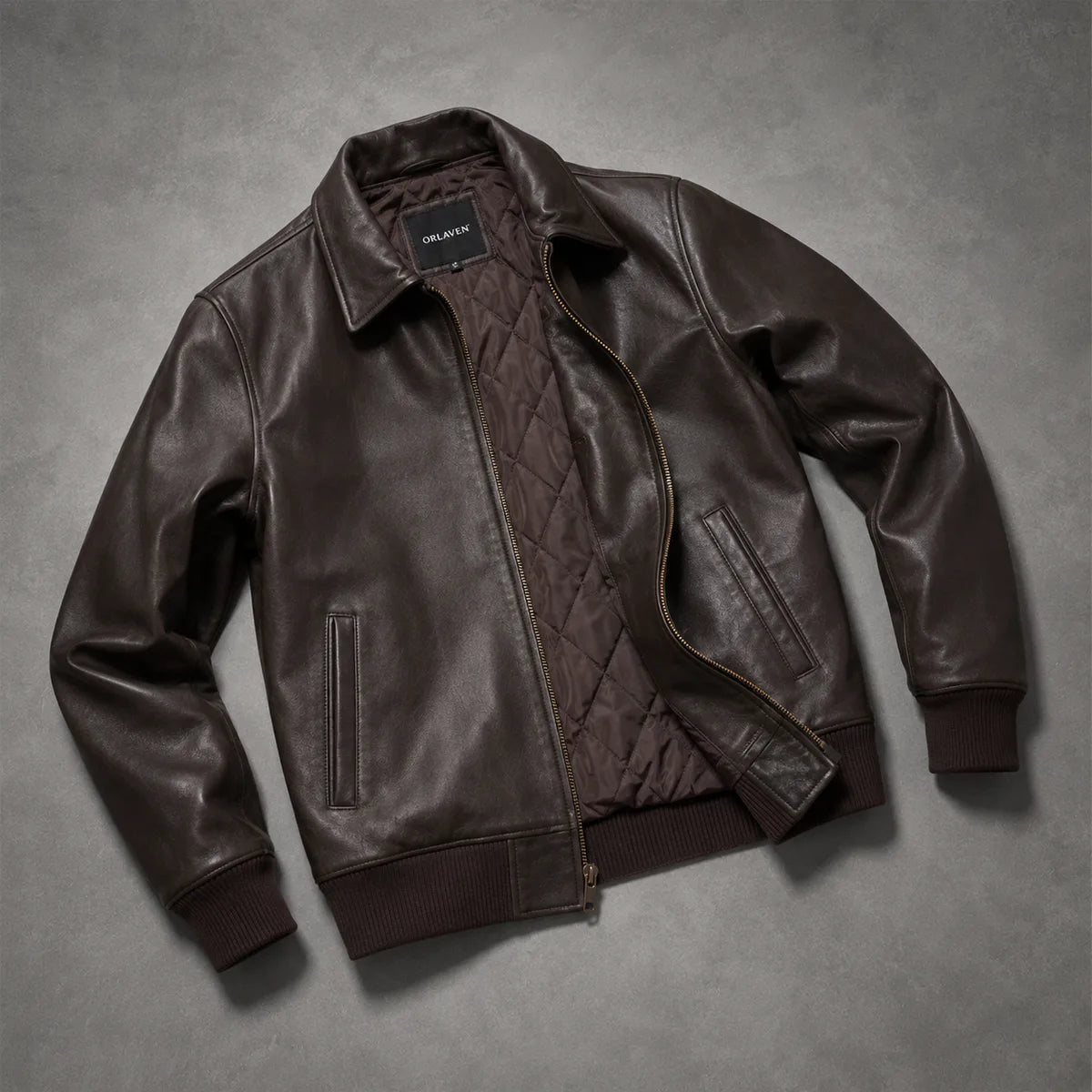 Tailored Rib Cuffs &amp; Hem Craftsmanship Construction Detail on Dark Brun Sheepskin Bomberjacka i Läder för Herr