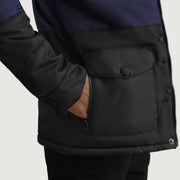 
Insida Showing Quilted Viscose Lining & Två funktionella innerfickor
