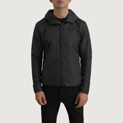 
Närbildsdetalj of Classic Collar & Zipper With Inside Wind Flap. Hardware on Wesley Svart Hooded Windbreaker Läderjacka för Herr