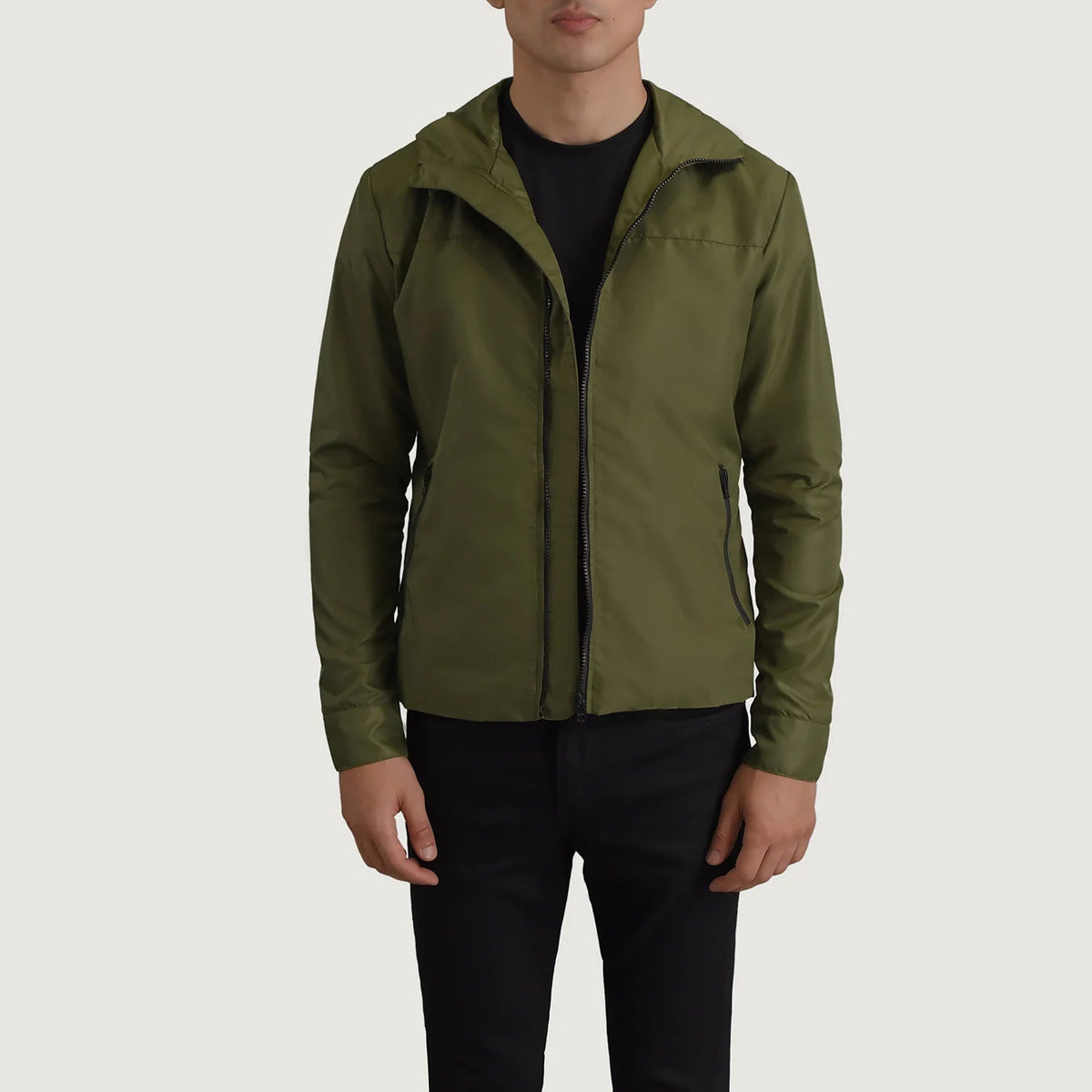 
Wesley Grön Hooded Windbreaker Läderjacka för Herr in Green Full-Grain Leather - Framifrån med skräddarsydd silhuett | Handla online
