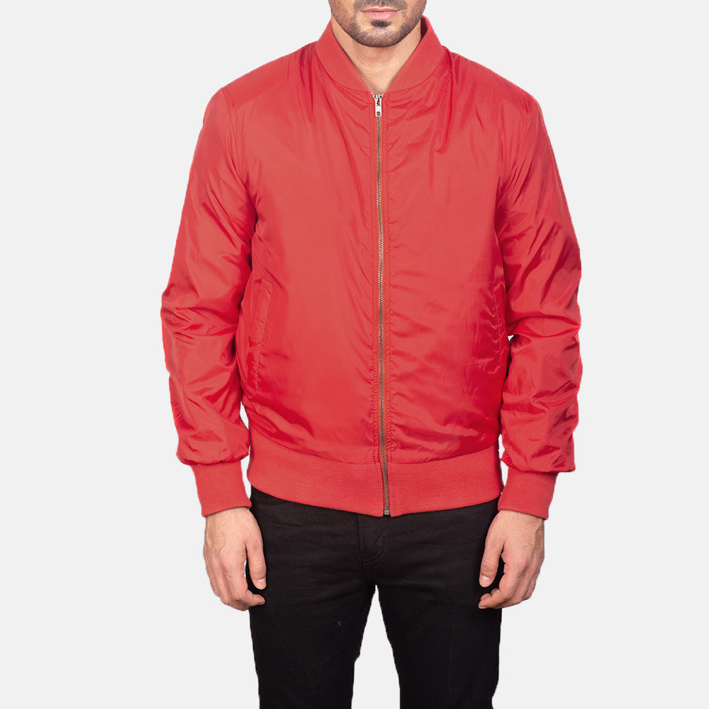 Close-Up Detail of Varsity &amp; Zipper Hardware on Men's Zack Red Bomberjacka i Läder för Herr